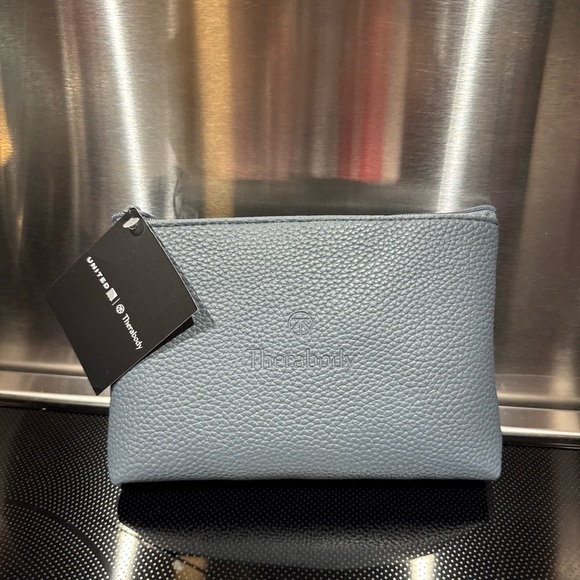 Therabody Handbags - NEW United Airlines Therabody Amenity Kit Premium Economy Dark Gray Sealed